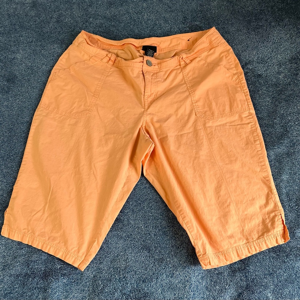 Lane Bryant Capri Shorts (18) Preowned